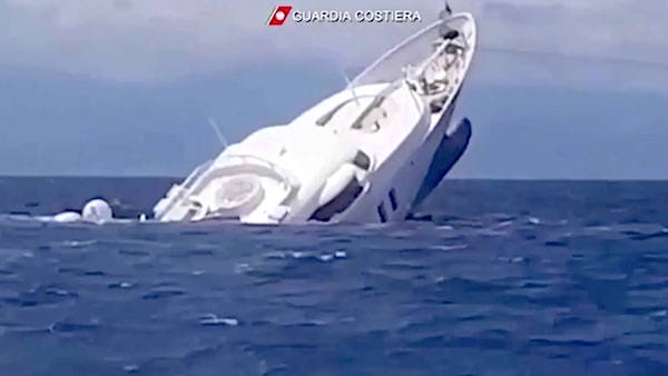 Oh, ship! Camera captures disaster striking superyacht – Kolozeg.Org